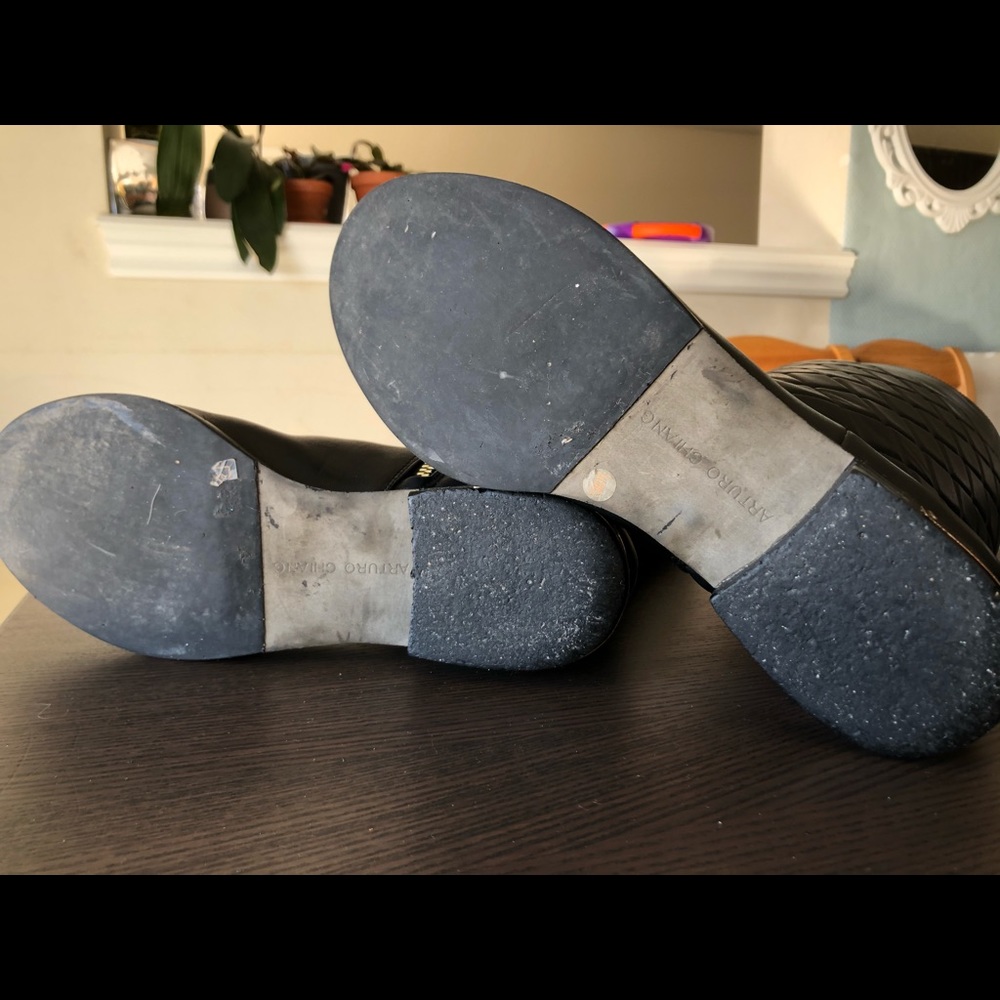 Boots - Picture 5 of 5